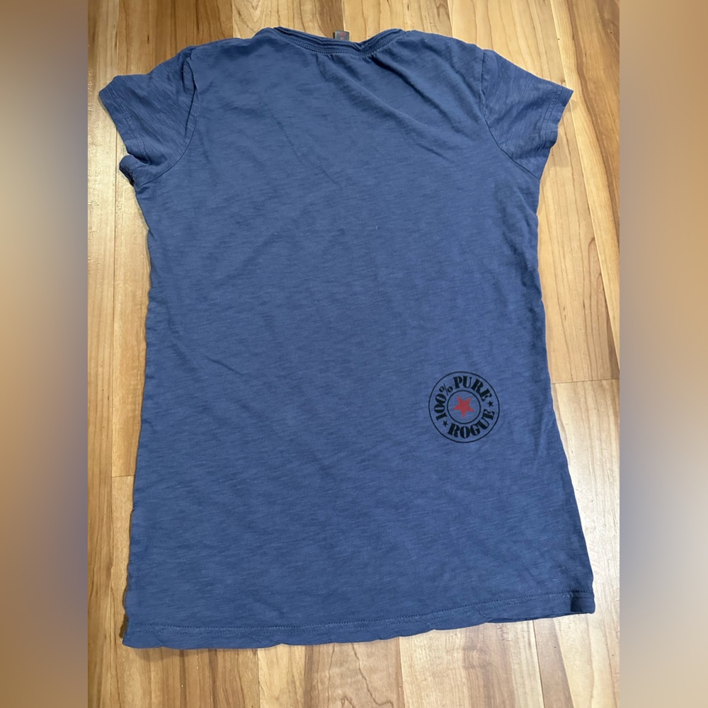 Rouge Brewery V-neck Tee - Picture 3 of 3